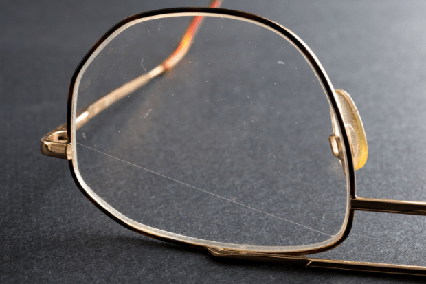 Remove scratches from glasses
